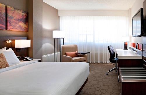 Southside Hotel | Delta Hotels by Marriott Edmonton South Conference Centre