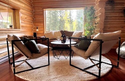 Golden Ski Chalet | Golden Cabin - Hot Tub - Games Barn - Theatre