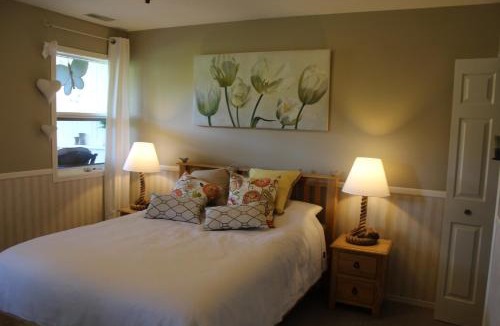 Vernon Bed & Breakfast | Country Cottage B&B