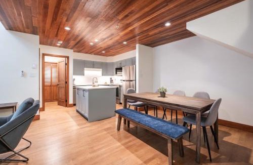 Blackcomb House | Snowberry 20 by Outpost Whistler