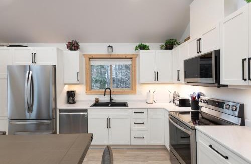 Valemount House | The Alpine Cabin