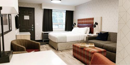 Lake Louise Hotel | Mountaineer Lodge