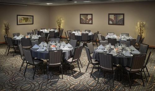 Bonnyville Hotel | Neighbourhood Inn Hotels in Bonnyville
