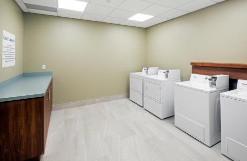 Terrace Hotel | Holiday Inn Express & Suites Terrace by IHG