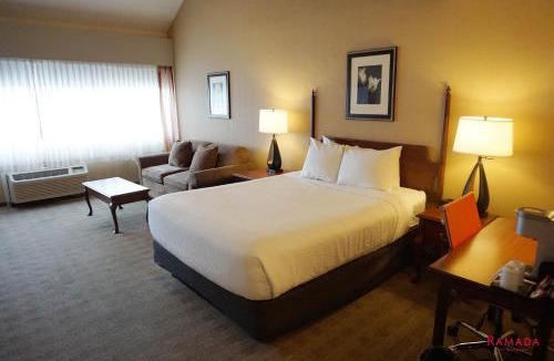 Dilworth Mountain Estates Hotel | Ramada by Wyndham Kelowna Hotel & Conference Center