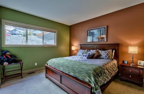Sunburst Estates House | Soleil Chalet
