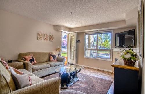 Invermere Apartment | Mountain getaway condo - 5 min walk to the beach!