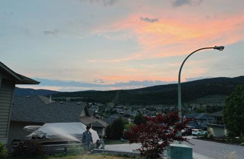 Central Okanagan Bed & Breakfast | 1 bedroom lake Mountain view