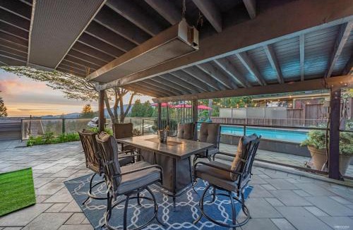 Upper Lonsdale House | Private Bedroom, Bathroom, Shared Outdoor Pool, Hot Tub