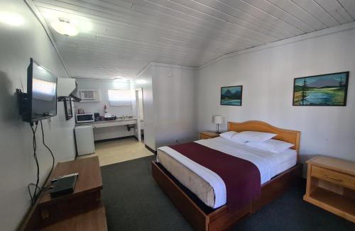 Cache Creek Hotel | Sundowner Motel