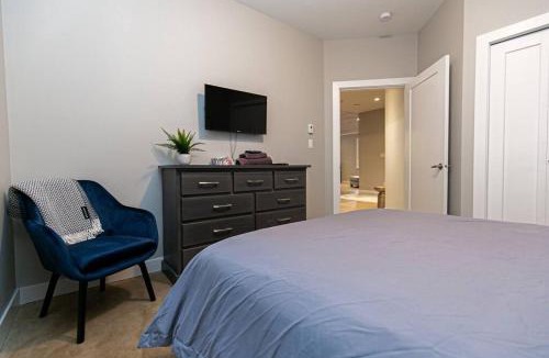 Juan de Fuca Electoral Area Apartment | Sooke Waterfront Retreat Hot Tub & Dock Access