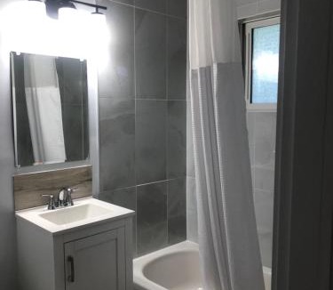 Creston Hotel | Bavarian Orchard Motel