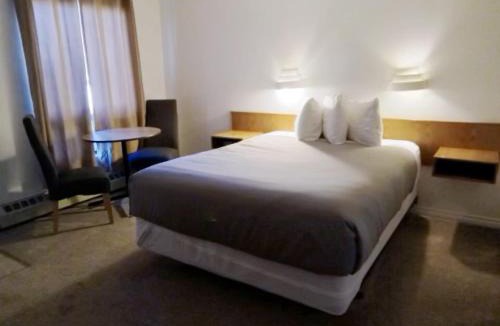 Cardston Hotel | Cardston Inn