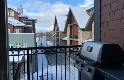 Canmore Apartment | Luxury Two Queen Beds Condo - Grande Rockies Resort Indoor Parking Pool Hot tub GYM