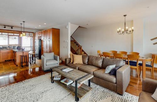 Big White Ski Resort House | Blacksmith Lodge 4