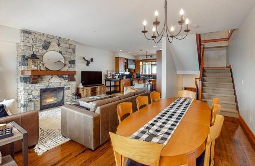 Big White Ski Resort House | Blacksmith Lodge 4