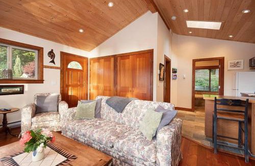 Bowen Island Apartment | Caboose