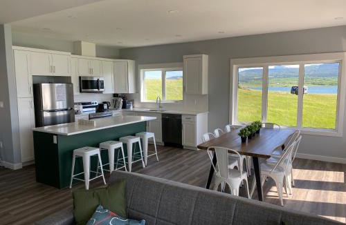 Mountain View House | Thistle Ridge (Upper) New Waterton Lakes Area Waterfront Home