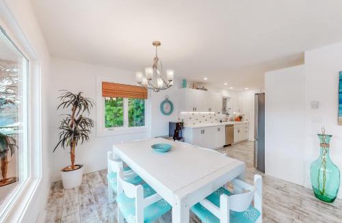 Christina Lake House | Brooks Lake House