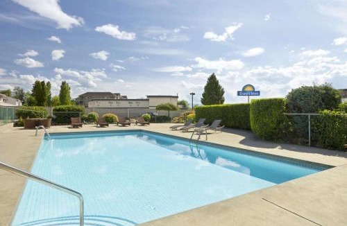 Rutland Hotel | Days Inn by Wyndham Kelowna