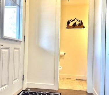 Invermere House | Perfect base Invermere 3bd townhouse mt views with garage