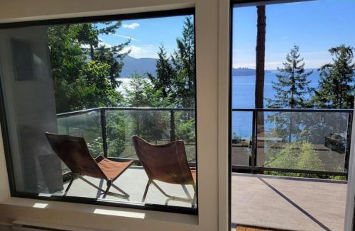 Bowen Island Apartment | J and Js