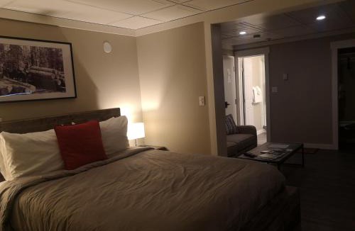 Golden Hotel | The Cache Hotel and Lodgings