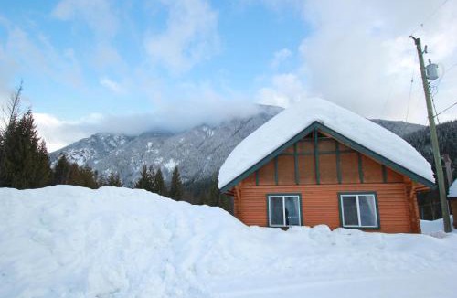 Revelstoke Cabin | Mt. Revelstoke Alpine Chalets