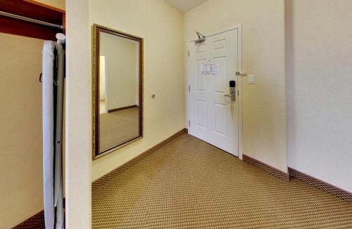 Nisku Hotel | Holiday Inn Express Hotel & Suites - Edmonton International Airport by IHG