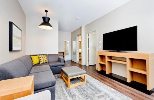 Dilworth Mountain Estates Hotel | Hyatt Place Kelowna