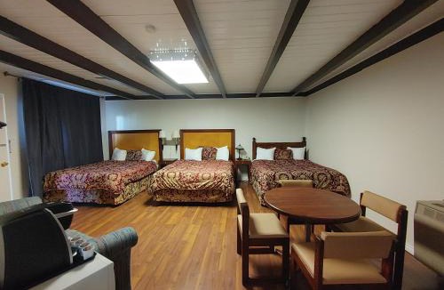 Cranbrook Hotel | Kootenay Country Inn
