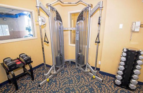 Edson Hotel | Holiday Inn Express Hotel & Suites Edson by IHG