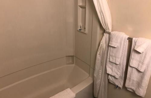 Drayton Valley Hotel | Westwind Motor Inn Hotel