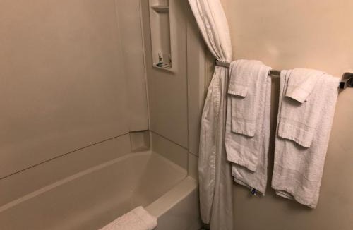 Drayton Valley Hotel | Westwind Motor Inn Hotel