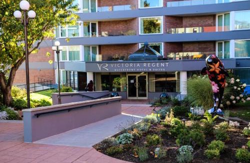 Inner Harbour Hotel | Victoria Regent Waterfront Hotel & Suites