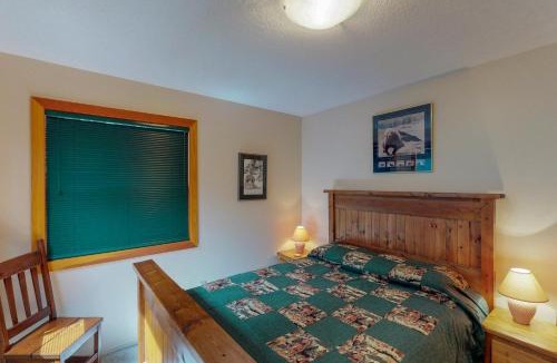 Snow Pine Estates Ski Chalet | Crystal View