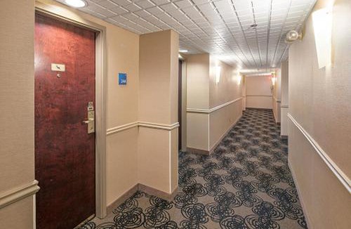 Red Deer Hotel | Holiday Inn Express Red Deer by IHG