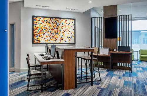 Dilworth Mountain Estates Hotel | Holiday Inn Express & Suites Kelowna - East by IHG