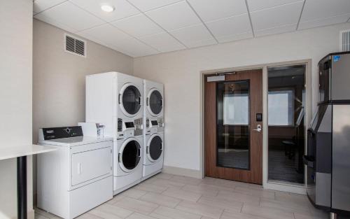 Dilworth Mountain Estates Hotel | Holiday Inn Express & Suites Kelowna - East by IHG