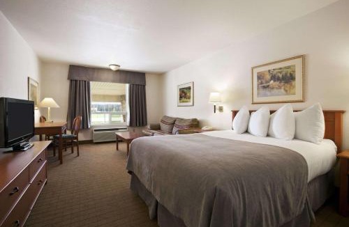 Slave Lake Hotel | Super 8 by Wyndham Slave Lake AB