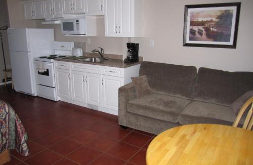 Osoyoos Hotel | Sandy Beach Suites