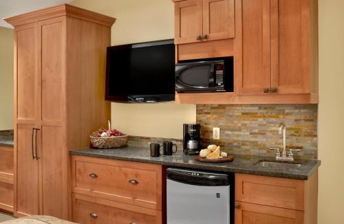 Jasper Resort | Patricia Lake Bungalows
