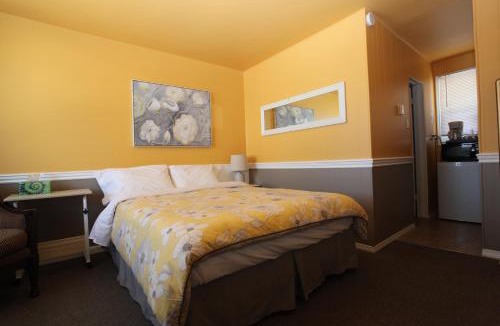 Fort Macleod Hotel | Century II Motel