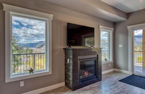 Blind Bay House | Semi-Lakefront Luxury Retreat In Blind Bay, Bc Cottage