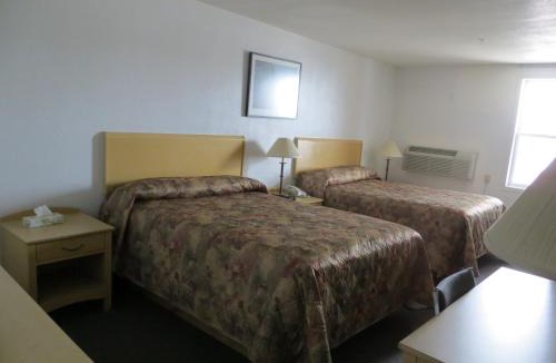 Claresholm Hotel | Lazy J Motel
