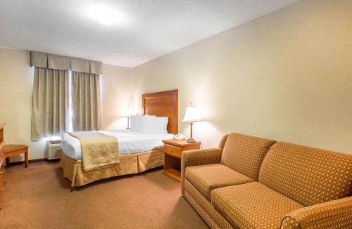 South Lethbridge Hotel | Quality Inn & Suites Lethbridge East