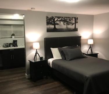 100 Mile House Hotel | 94 Motel & RV Park