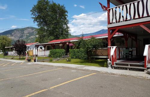 Little Fort Hotel | Rivermount Motel