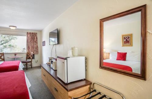 Radium Hot Springs Hotel | Gables Motel