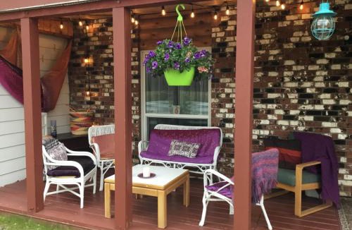 Valemount Bed & Breakfast | Rose Cottage Bed & Breakfast